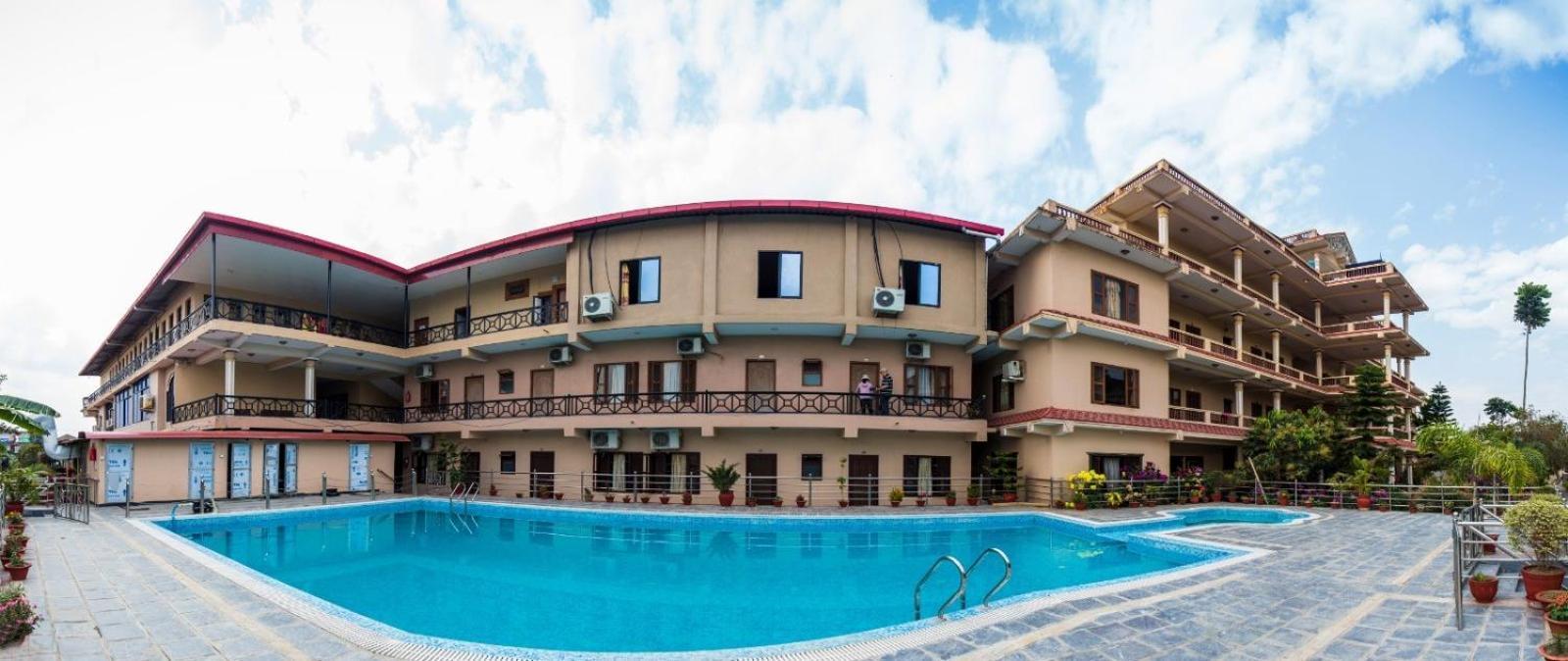 Hotel Royal Safari Chitwan Eksteriør billede